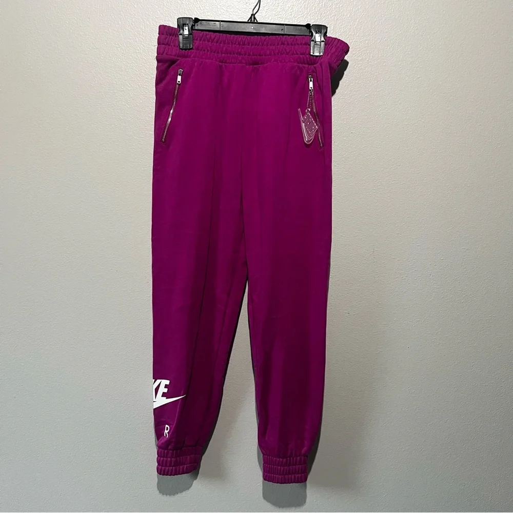 NIKE- NWT Magenta Jogger Sweat pants Size XS - Picture 1 of 7